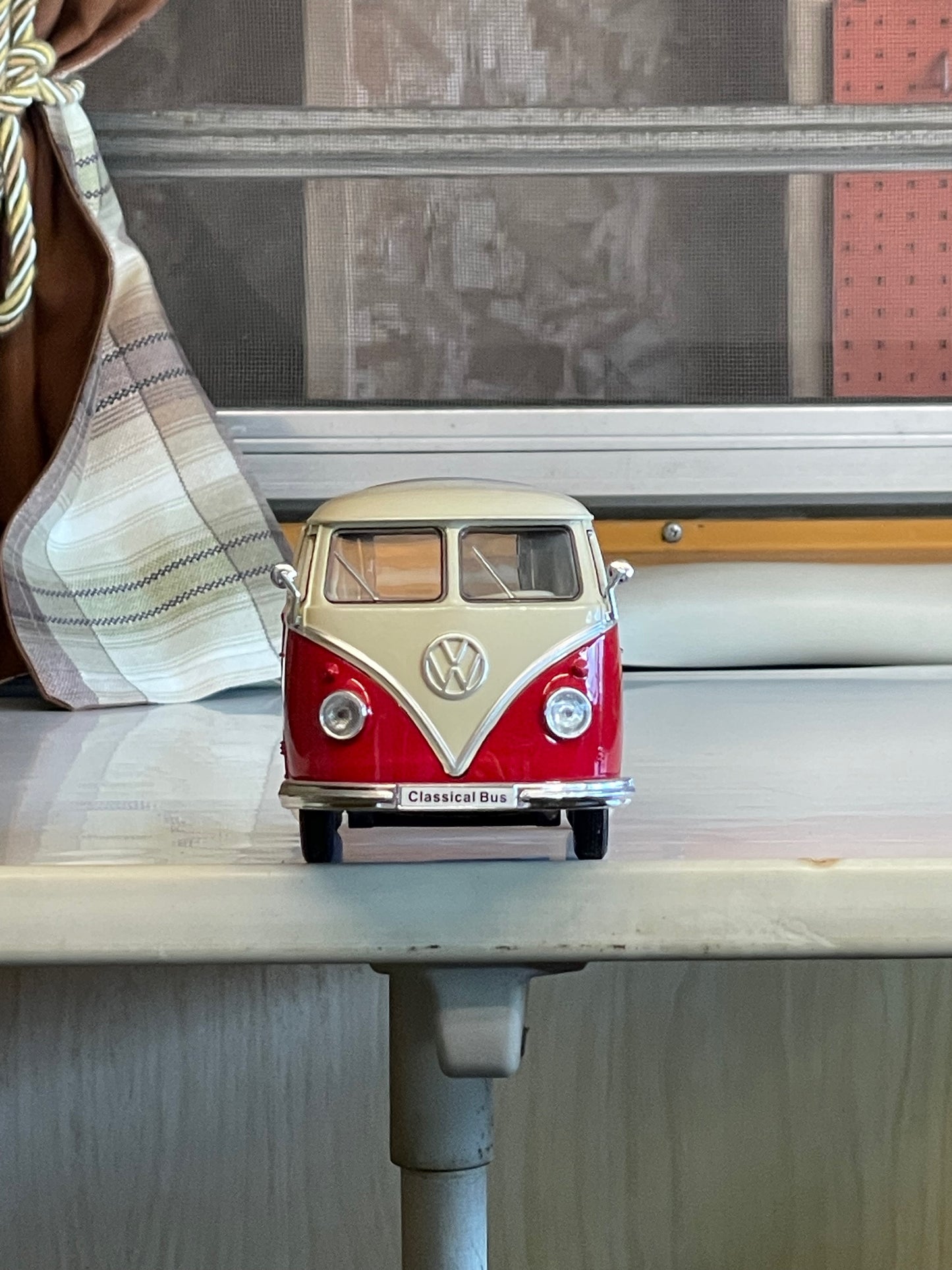 Red VW Bus Split Window - Model Car